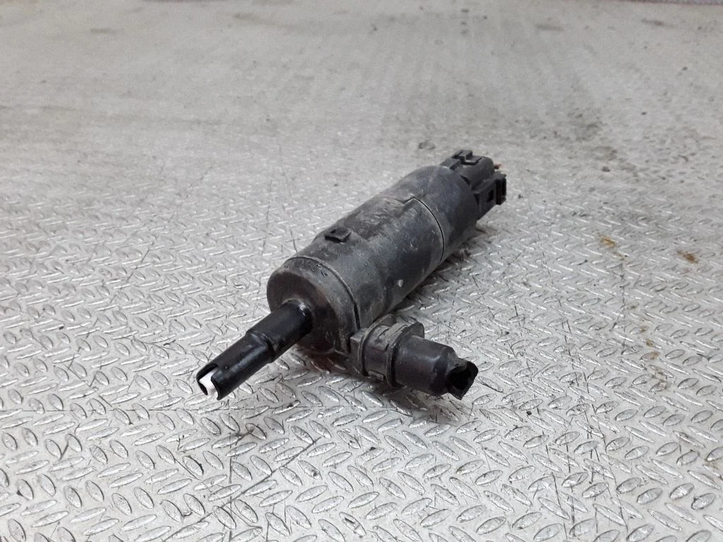 Headlight washer pump – Audi A3 S3 8P (2003-2012)