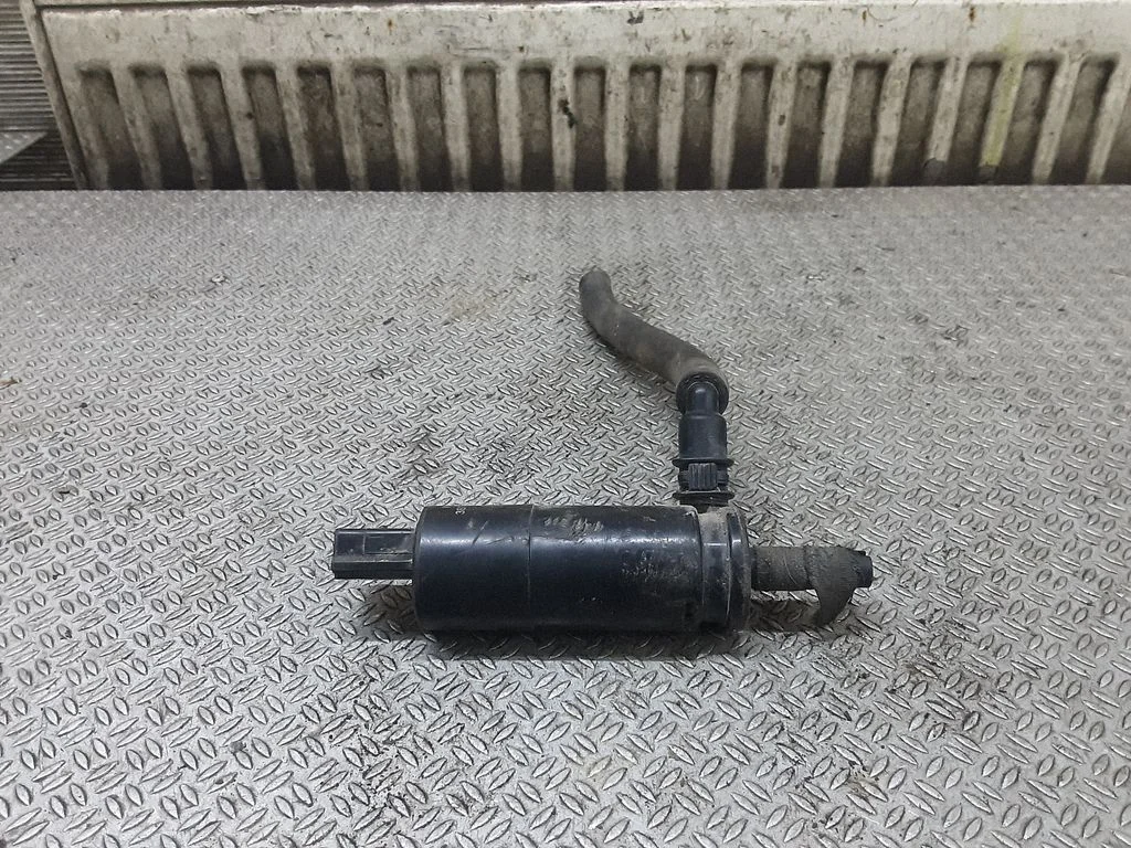 Headlight washer pump – Volkswagen Golf Plus (2005-2013)