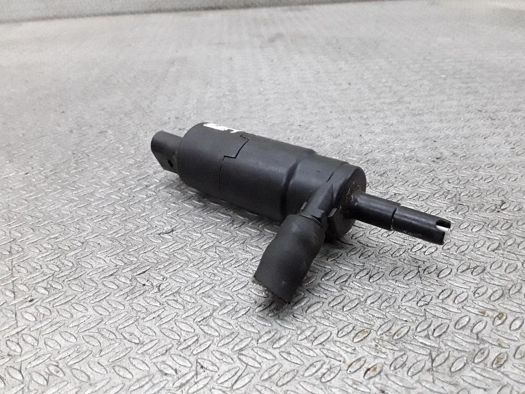 Headlight washer pump – Audi A6 Allroad C5 (1999-2005)