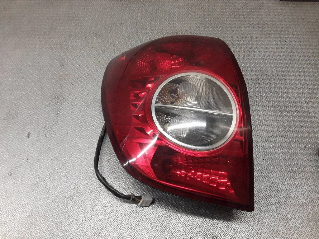 Lampa tylna w błotniku – lewa