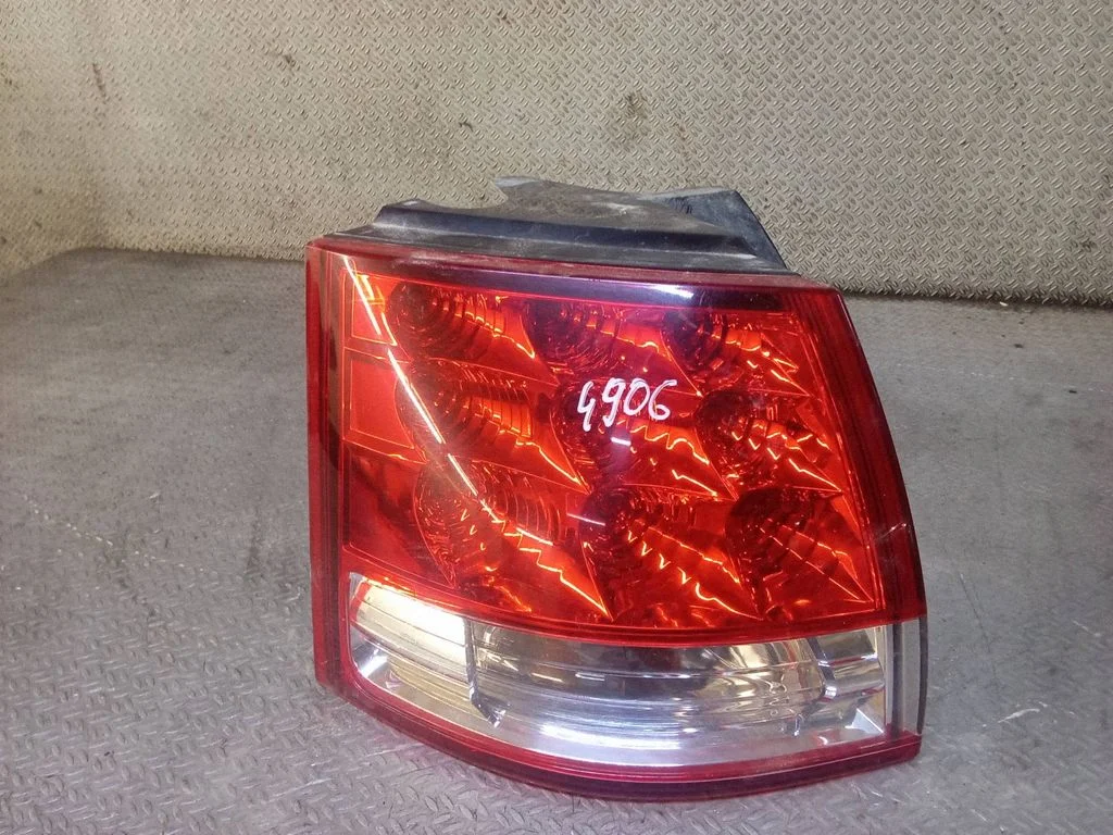 Lampa tylna w błotniku 22087920