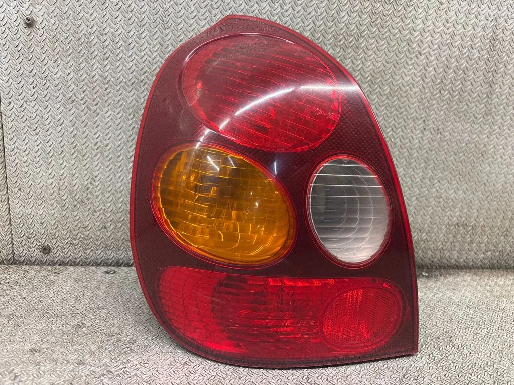 Rear/tail lights – rear left