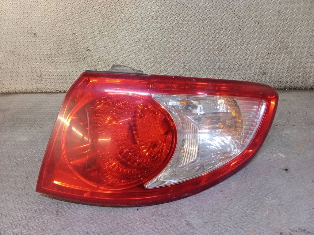Lampa tylna w błotniku – Hyundai Santa Fe (2006-2012)