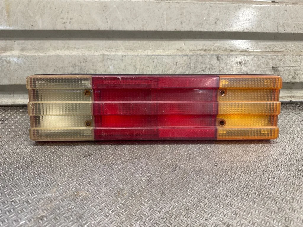 Lampa tylna w błotniku – prawy tył