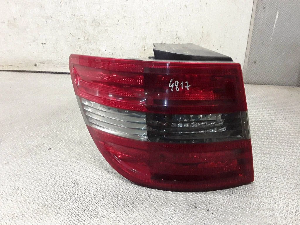 Lampa tylna w błotniku – Mercedes-Benz Klasa B W245 (2005-2011)