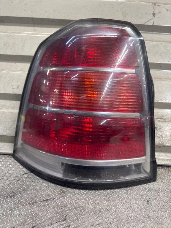 Lampa tylna w błotniku 341408102