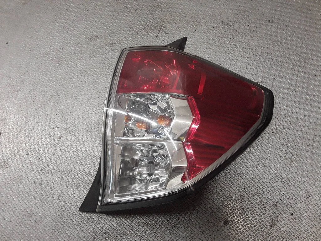 Lampa tylna w błotniku – prawa