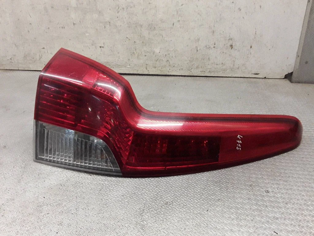 Lampa tylna w błotniku – Volvo V50 (2008-2012)