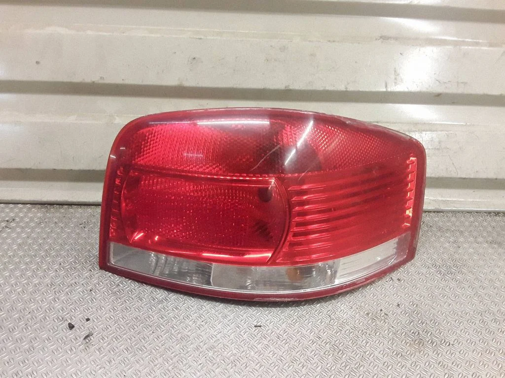 Lampa tylna w błotniku – prawa