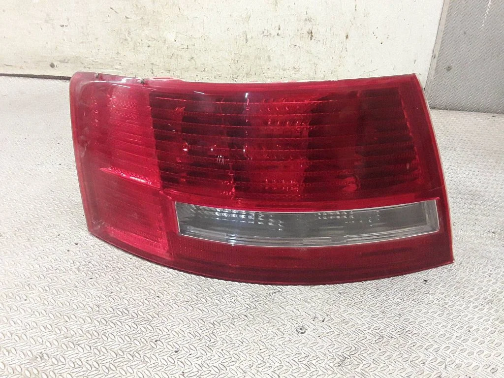 Lampa tylna w błotniku – lewa