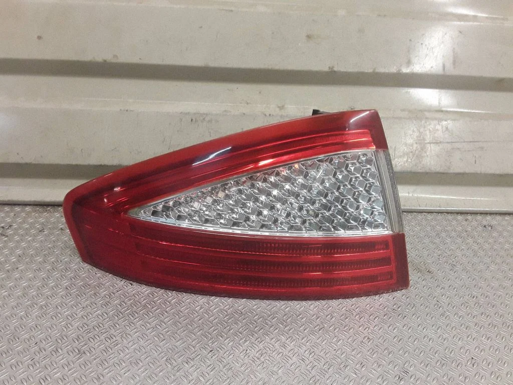 Rear/tail lights – Ford Mondeo MK IV (2007-2014)