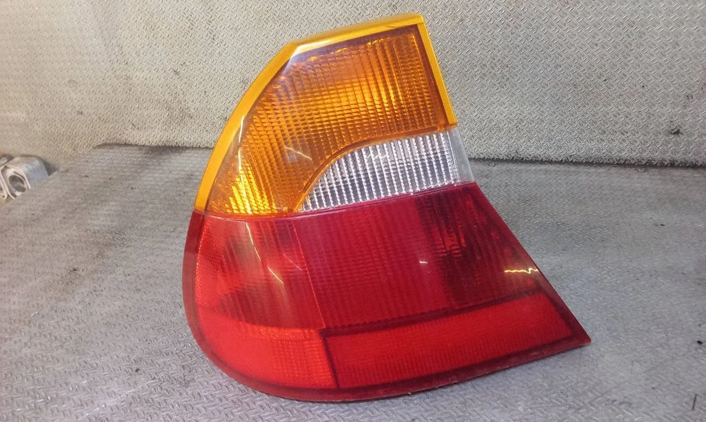 Lampa tylna w błotniku 58622E