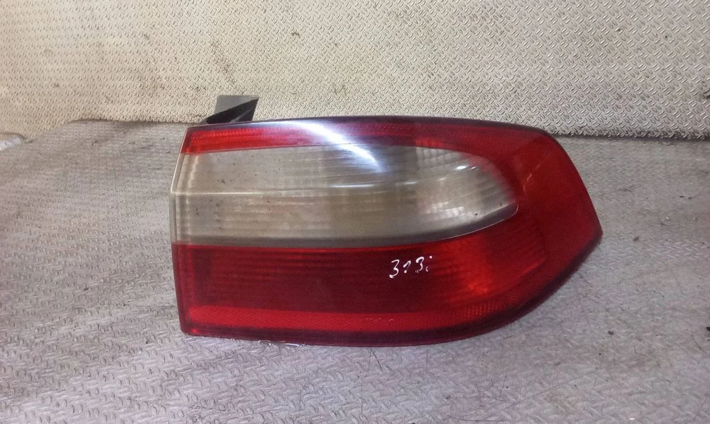 Rear/tail lights – Renault Laguna II (2001-2007)