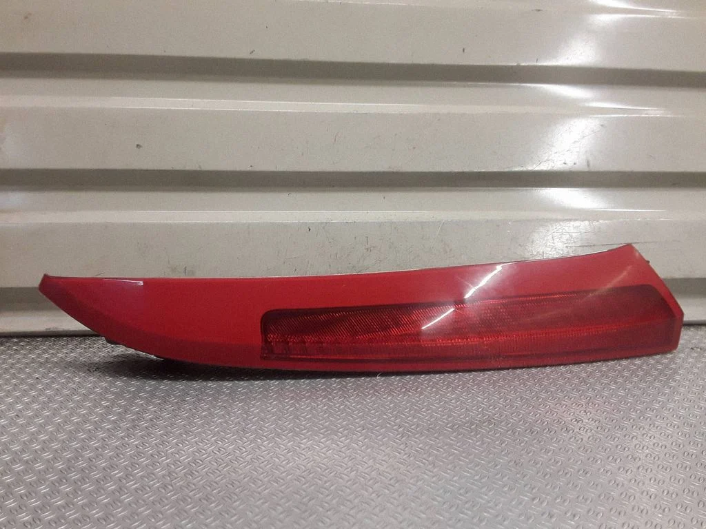 Rear/tail lights – Volvo XC90 (2003-2006)