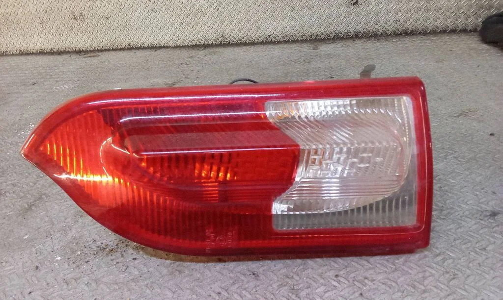 Tagatuli keres – Opel Insignia A (2008-2017)