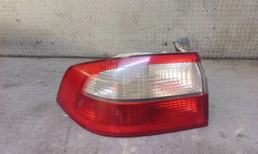 Rear/tail lights – Renault Laguna II (2001-2007)
