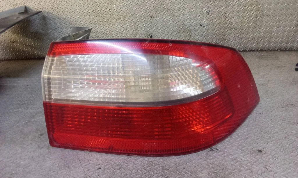 Rear/tail lights – Renault Laguna II (2001-2007)