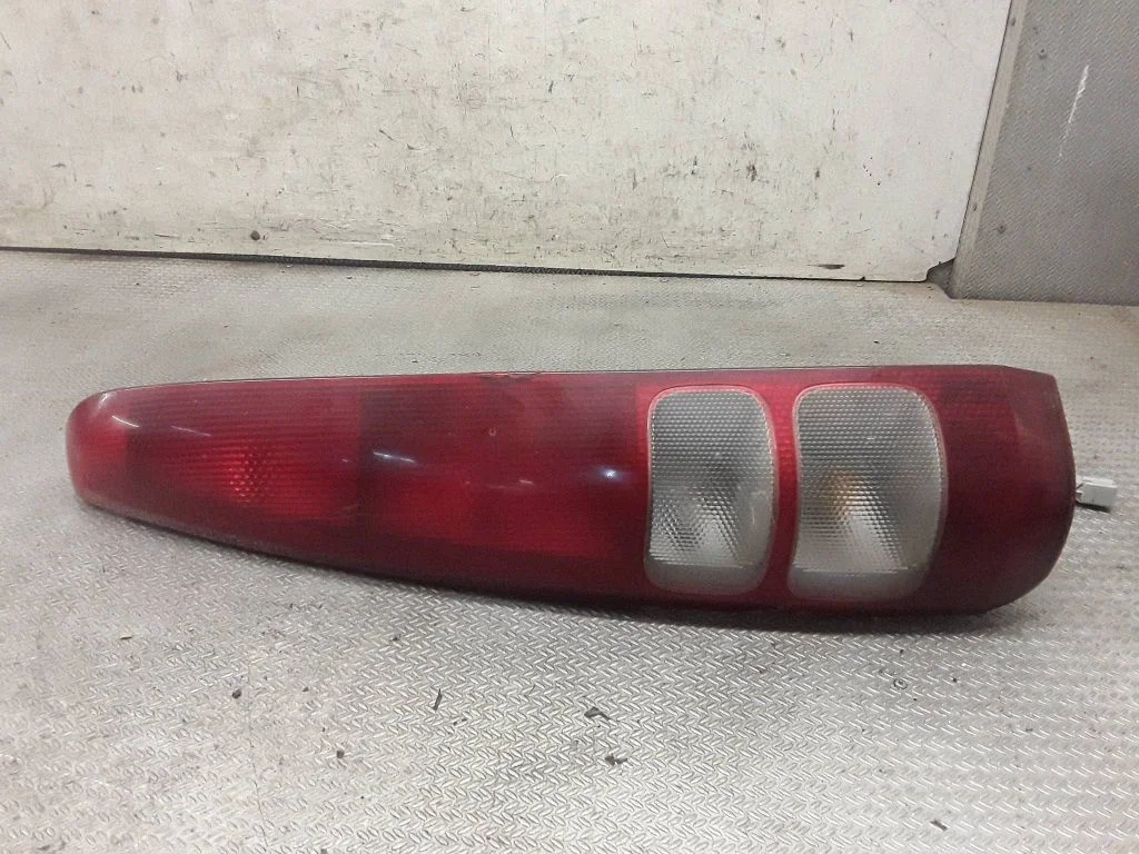 Rear/tail lights – Honda HR-V (1998-2005)