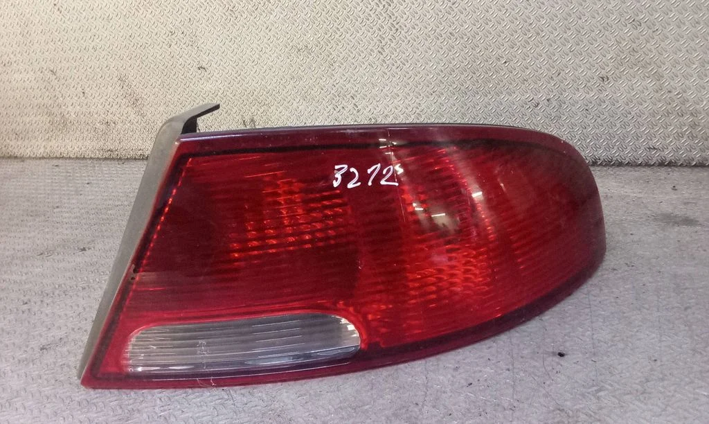 Rear/tail lights 2006Y – Dodge Stratus (2001-2006)