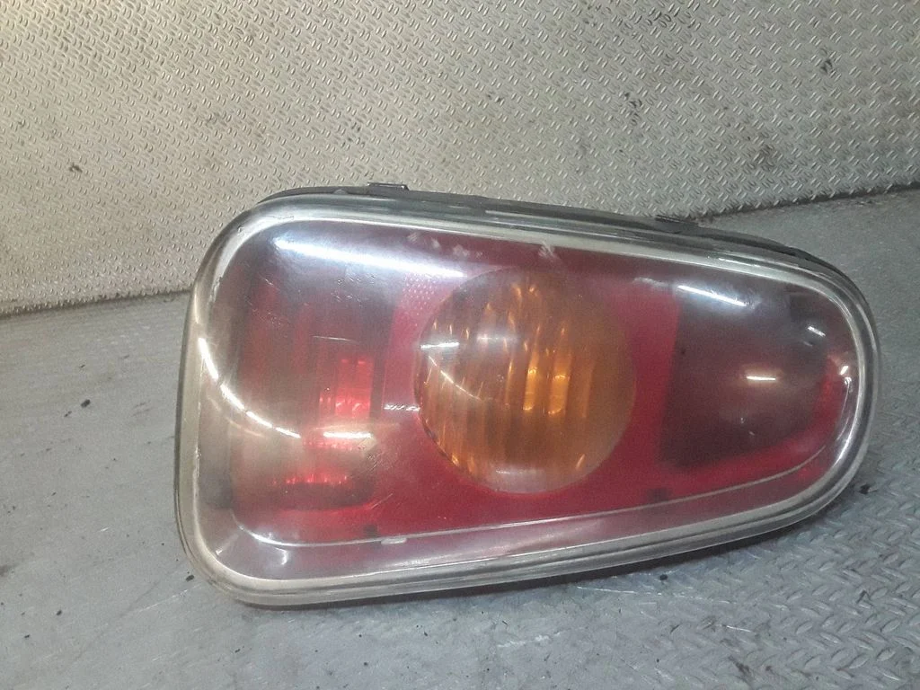 Aizmugurējais lukturis virsbūvē – Mini One - Cooper R50 - 53 (2001-2006)