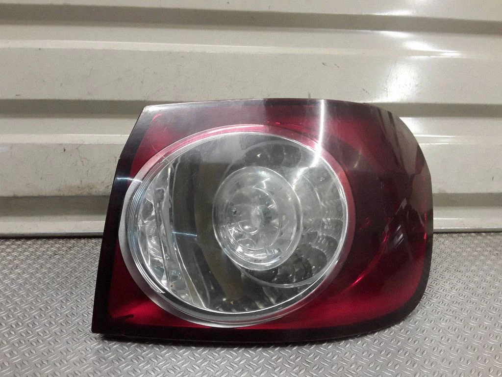Lampa tylna w błotniku 5M0945096K