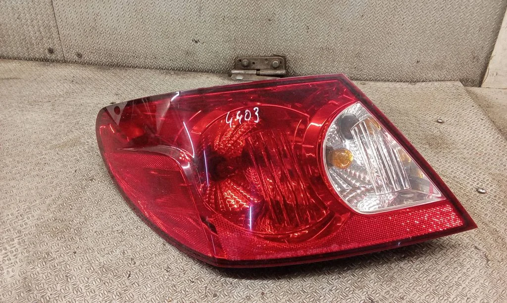 Rear/tail lights – Chrysler Sebring (JS) (2006-2010), left