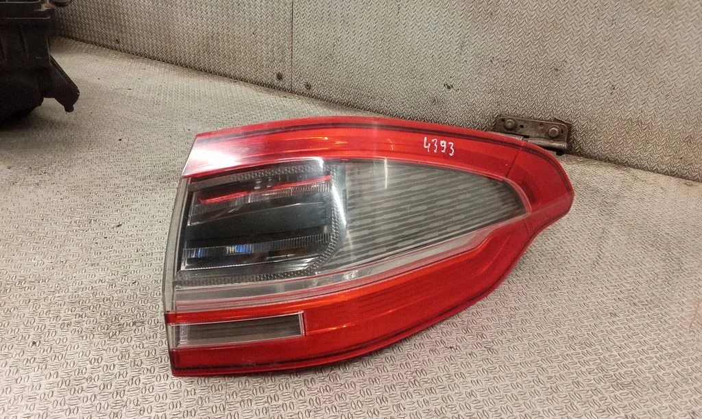 Lampa tylna w błotniku – prawa