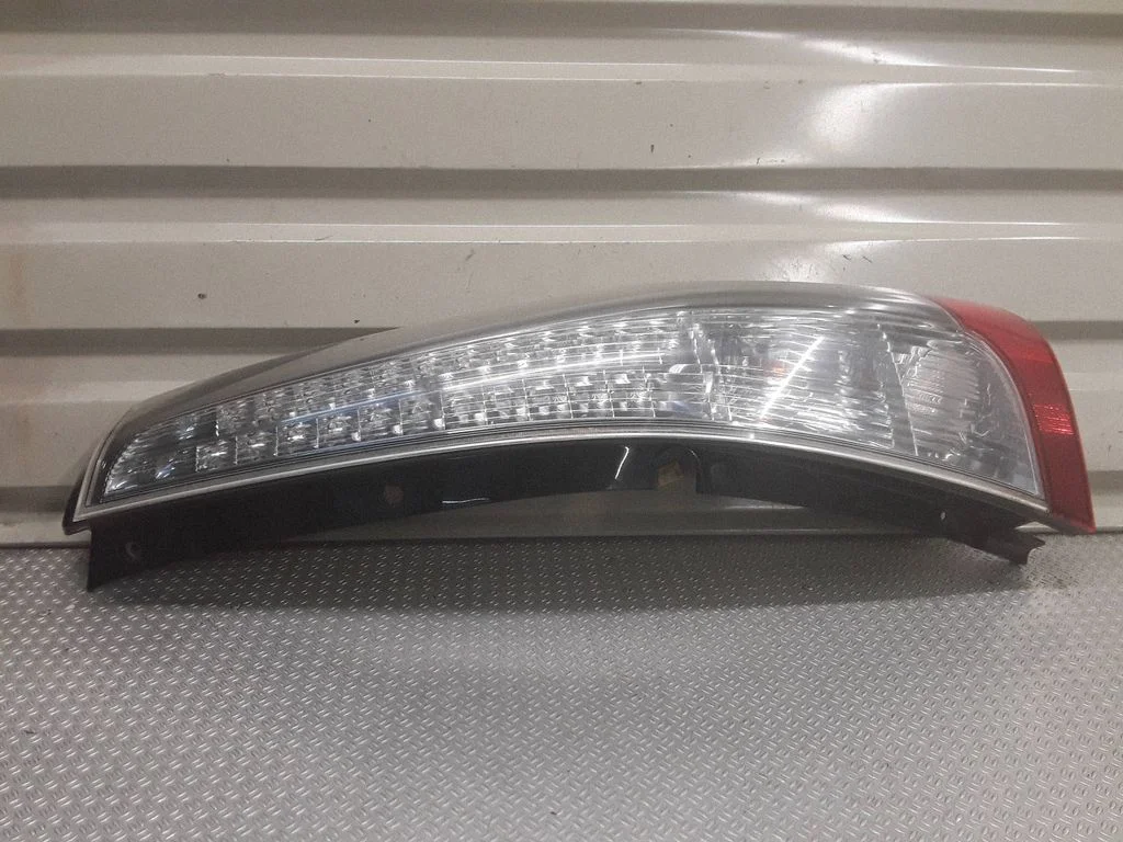 Lampa tylna w błotniku 22087642