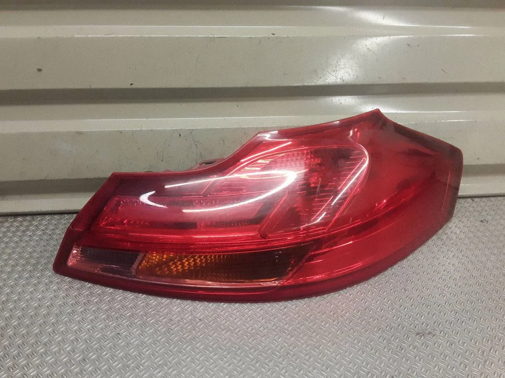 Lampa tylna w błotniku 13226857