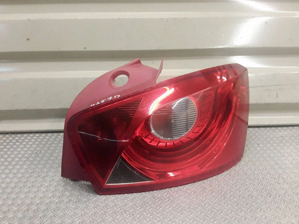 Lampa tylna w błotniku – Seat Ibiza IV (6J,6P) (2008-2017)