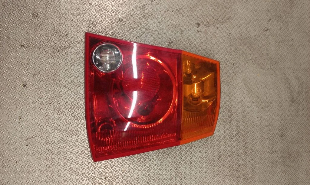 Rear/tail lights – right