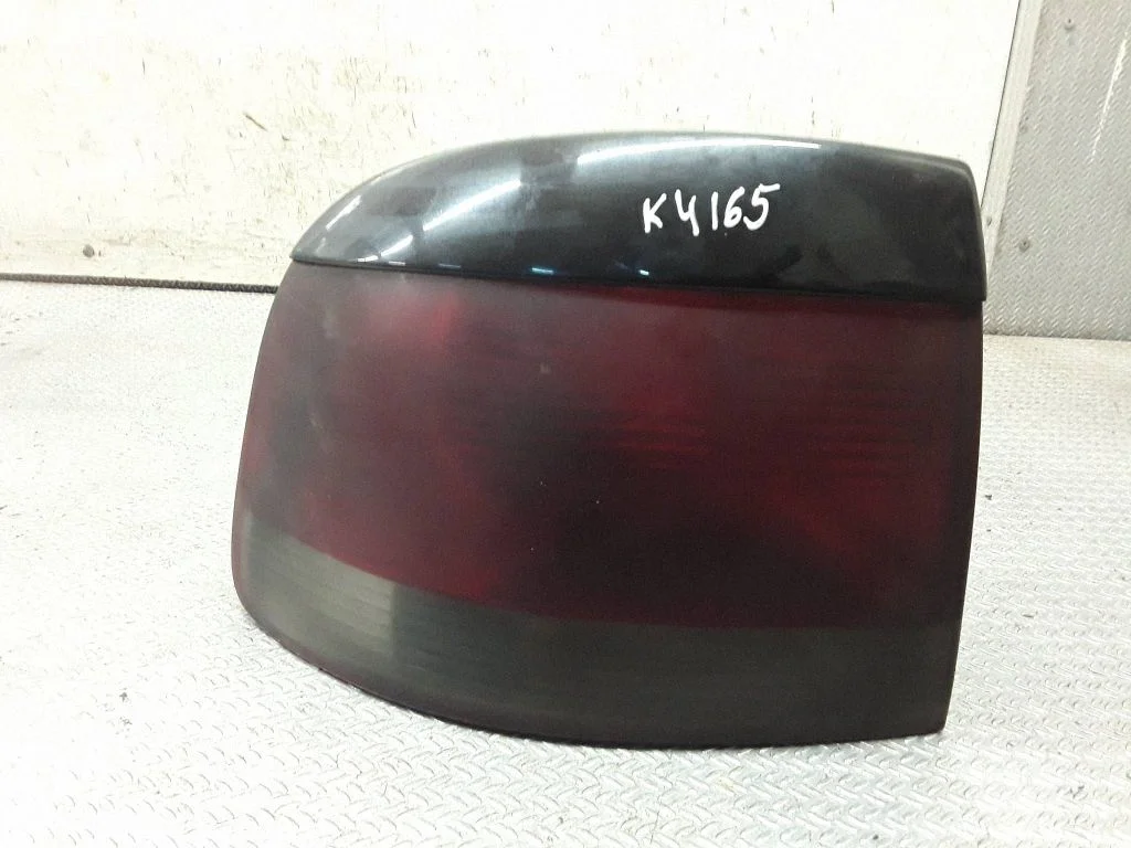 Lampa tylna w błotniku 7L6945095K