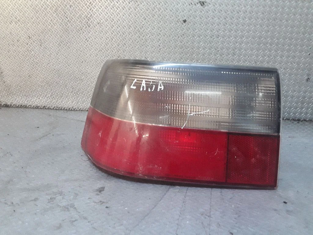 Aizmugurējais lukturis virsbūvē S21103716011 – Lada 2110 (1995-2009)