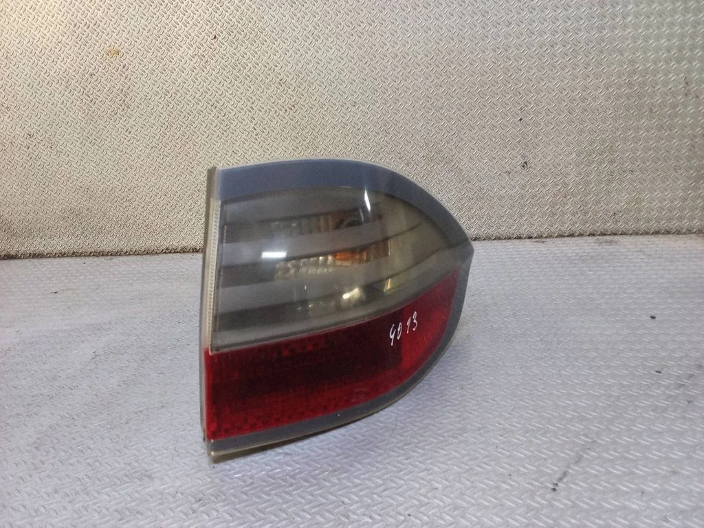 Lampa tylna w błotniku – prawa