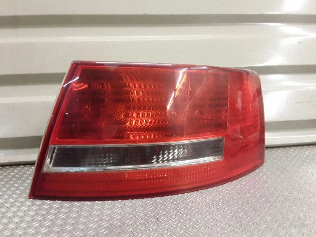 Lampa tylna w błotniku – prawa
