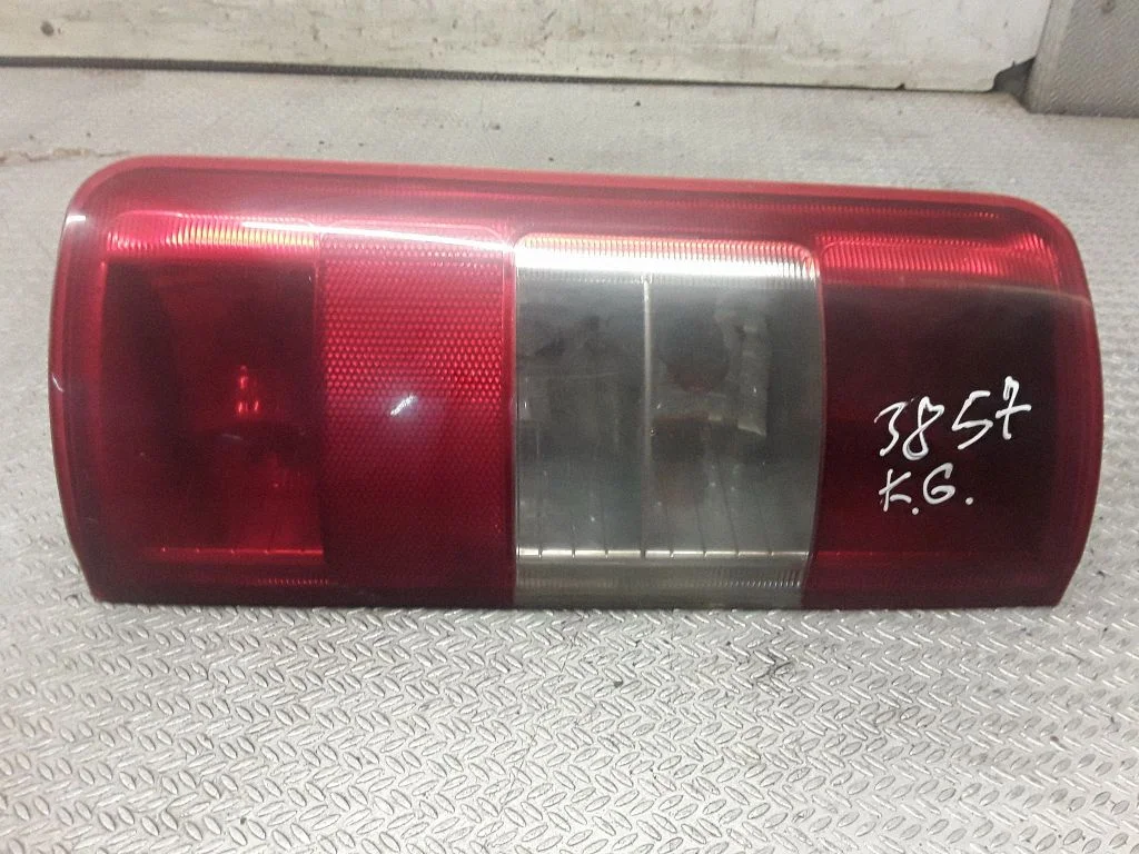 Aizmugurējais lukturis virsbūvē – Ford Transit - Tourneo Connect (2003-2008), kreisā