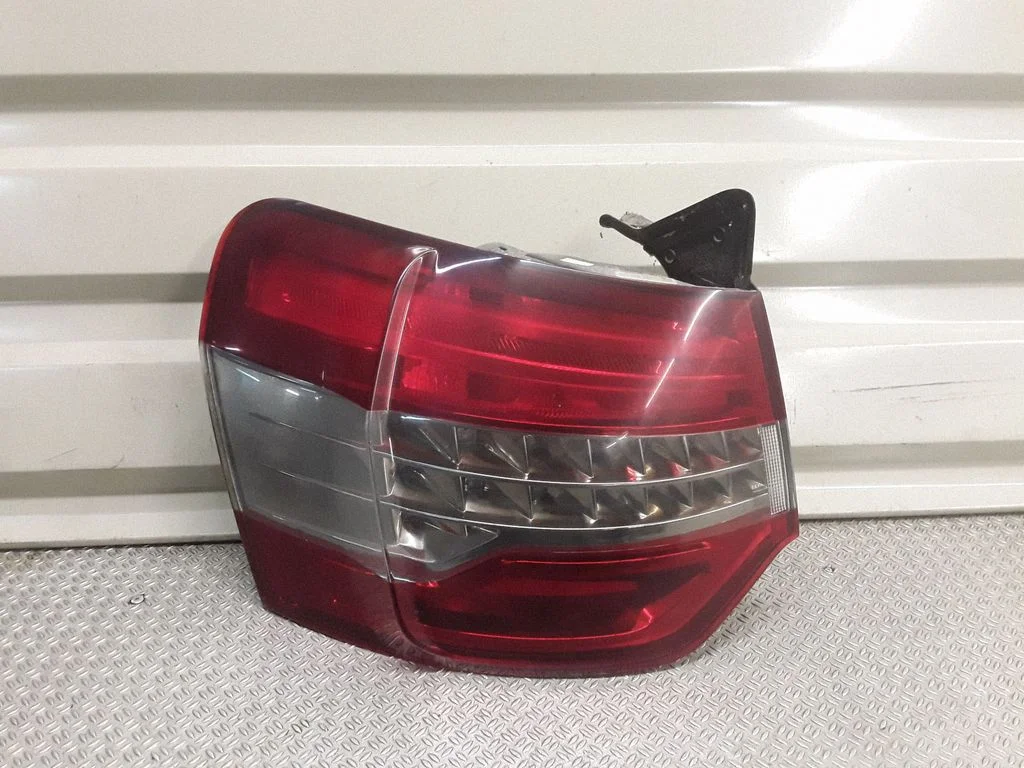 Lampa tylna w błotniku 967506158001