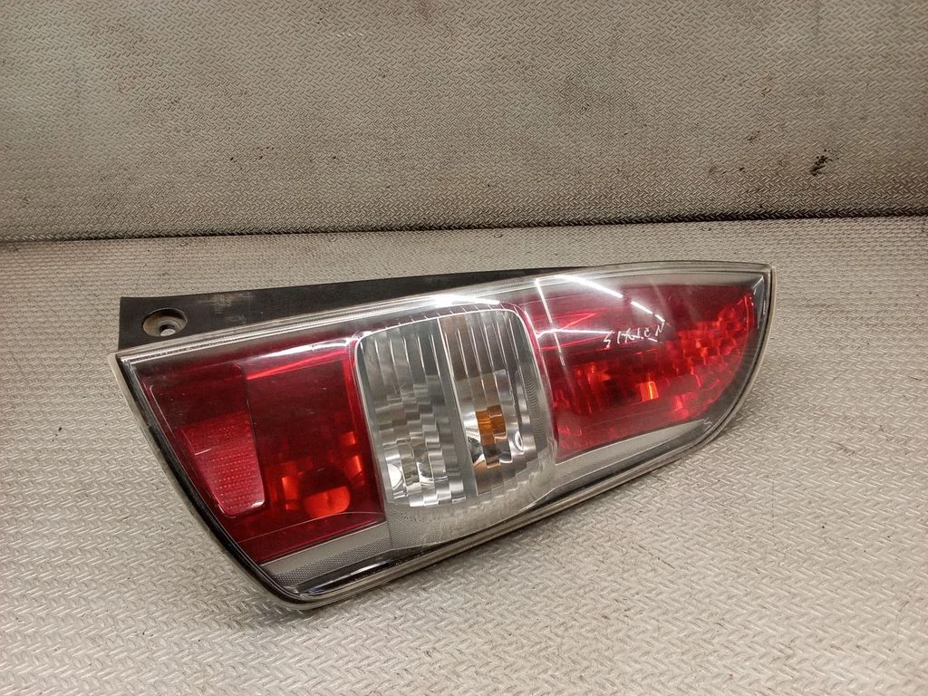 Lampa tylna w błotniku – prawa