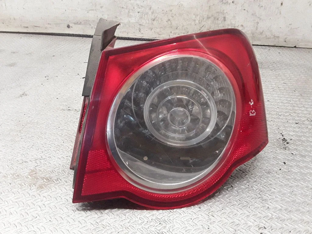 Rear/tail lights – Volkswagen Passat B6 (2005-2010)
