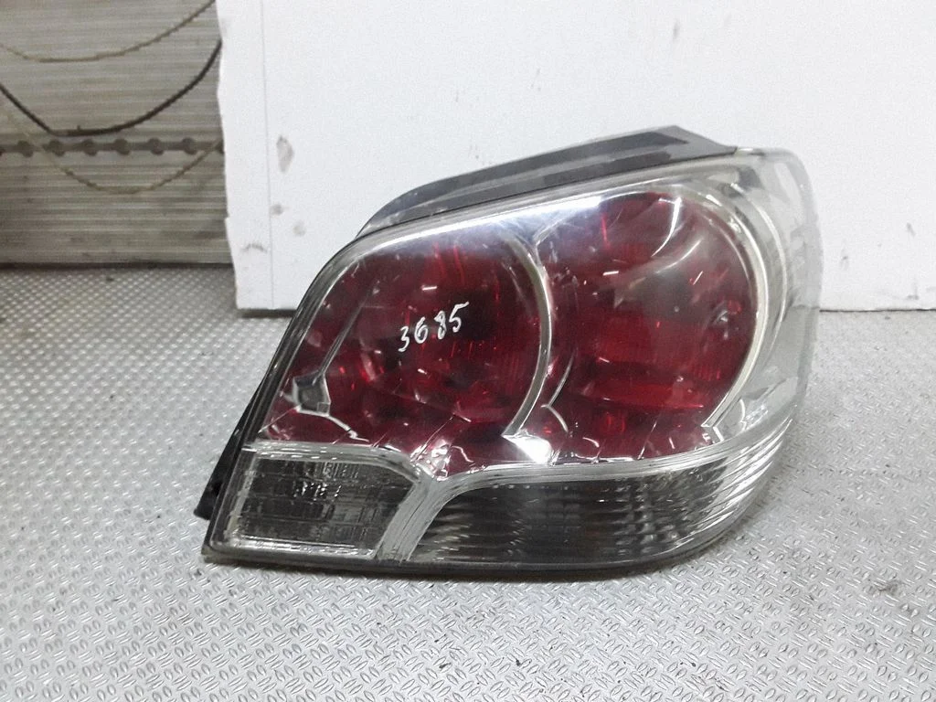 Rear/tail lights – Mitsubishi Outlander (2001-2007)