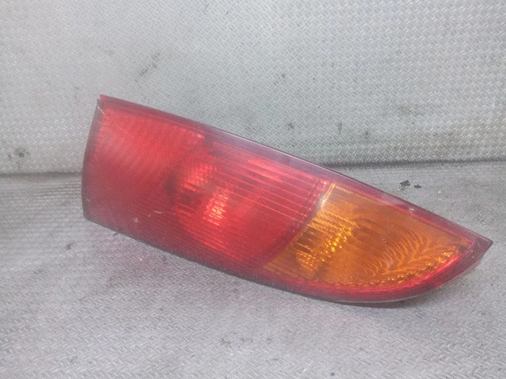 Rear/tail lights – Ford Focus C-MAX (2003-2010)