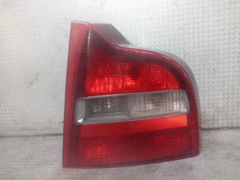 Rear/tail lights – Volvo S80 (1999-2003)