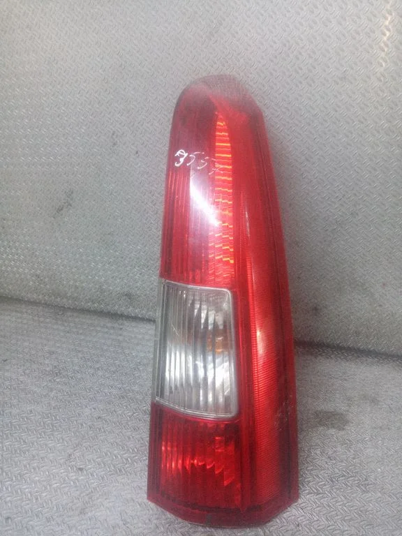 Lampa tylna w błotniku 9154494