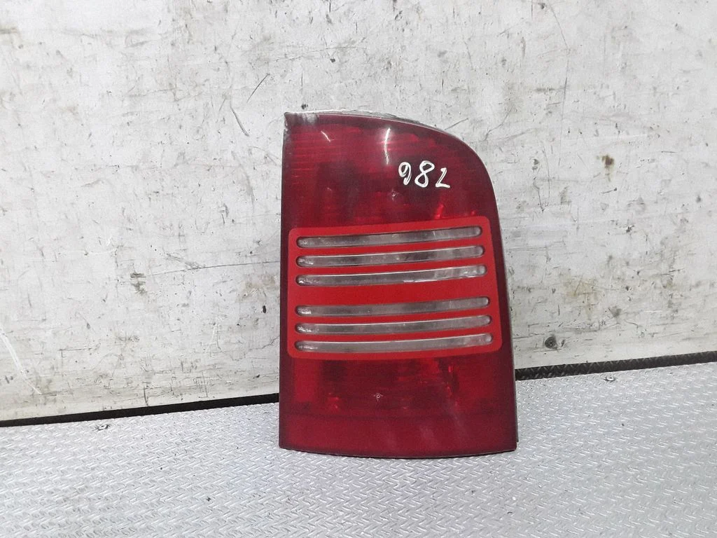 Lampa tylna w błotniku – Skoda Octavia Mk1 (1U) (1996-2004)