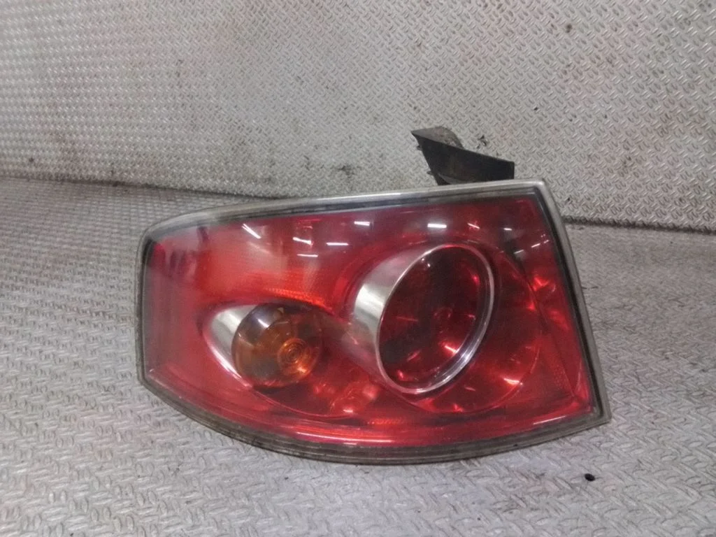 Lampa tylna w błotniku – lewa