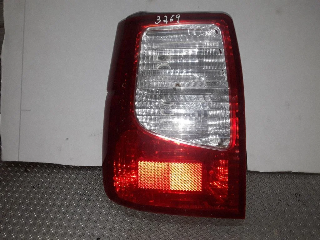 Aizmugurējais lukturis virsbūvē – KIA Joice (1999-2002), kreisā