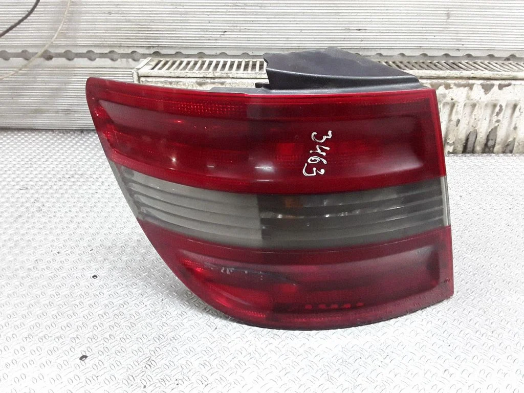 Lampa tylna w błotniku – Mercedes-Benz Klasa B W245 (2005-2011)