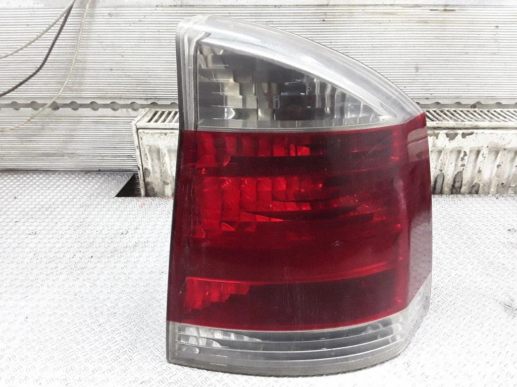 Lampa tylna w błotniku 13131002
