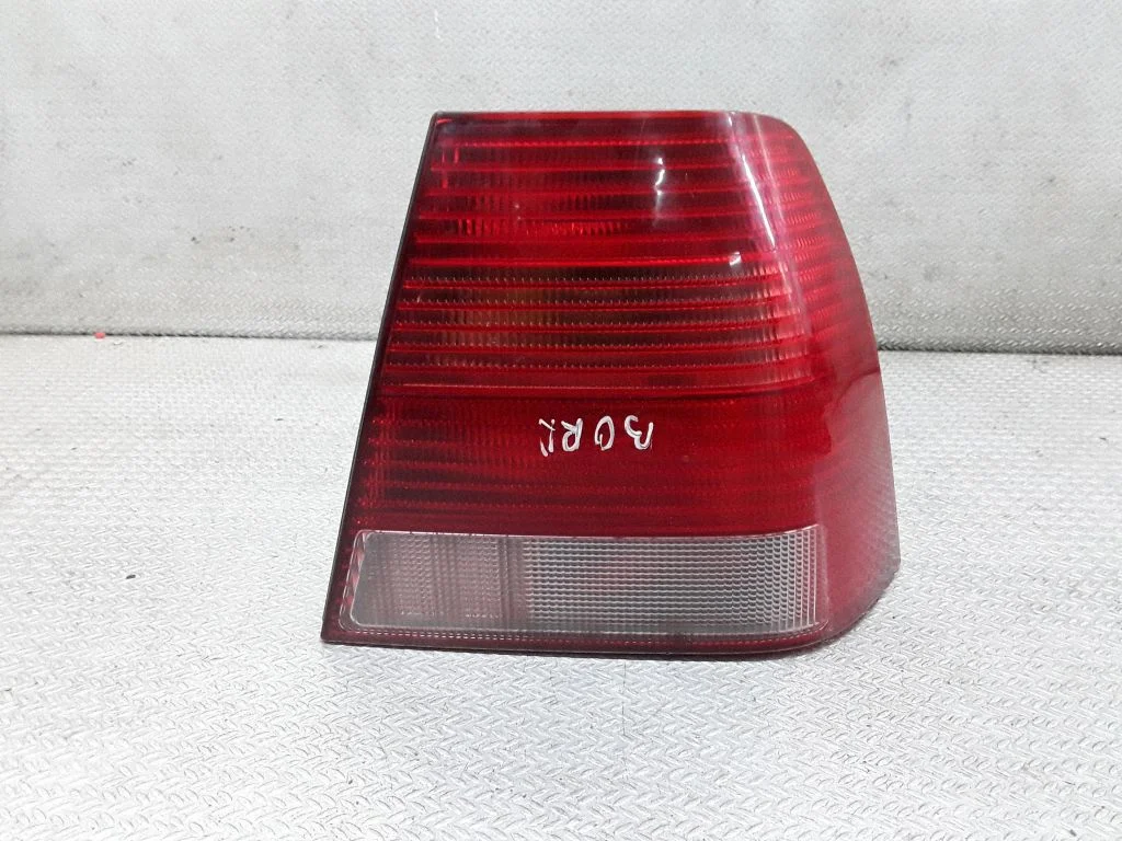Lampa tylna w błotniku – prawa