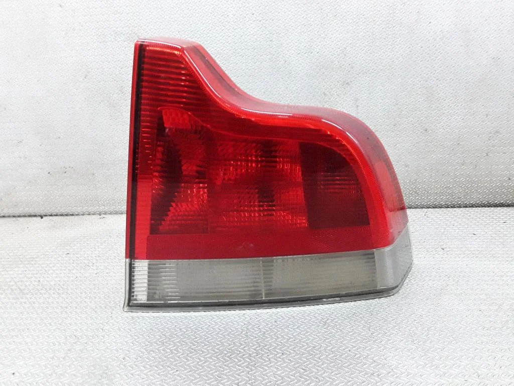 Rear/tail lights – Volvo S60 (2001-2004)